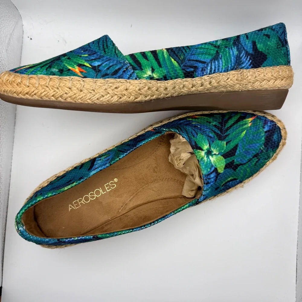 AEROSOLES tropical inspired